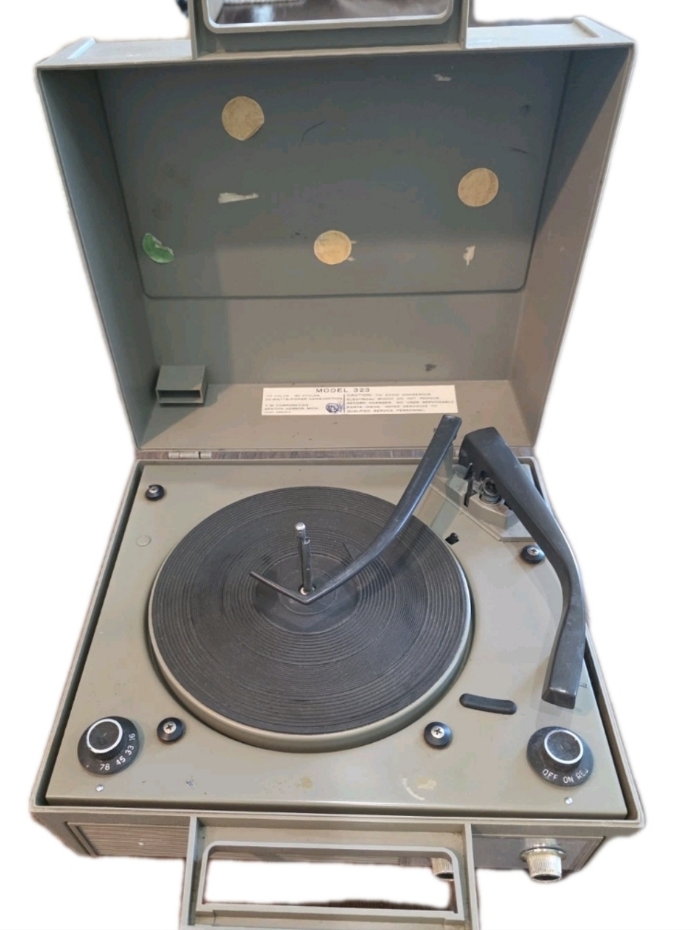 Vintage VOICE of MUSIC VM 323 Turntable Record Player Changer parts or repair